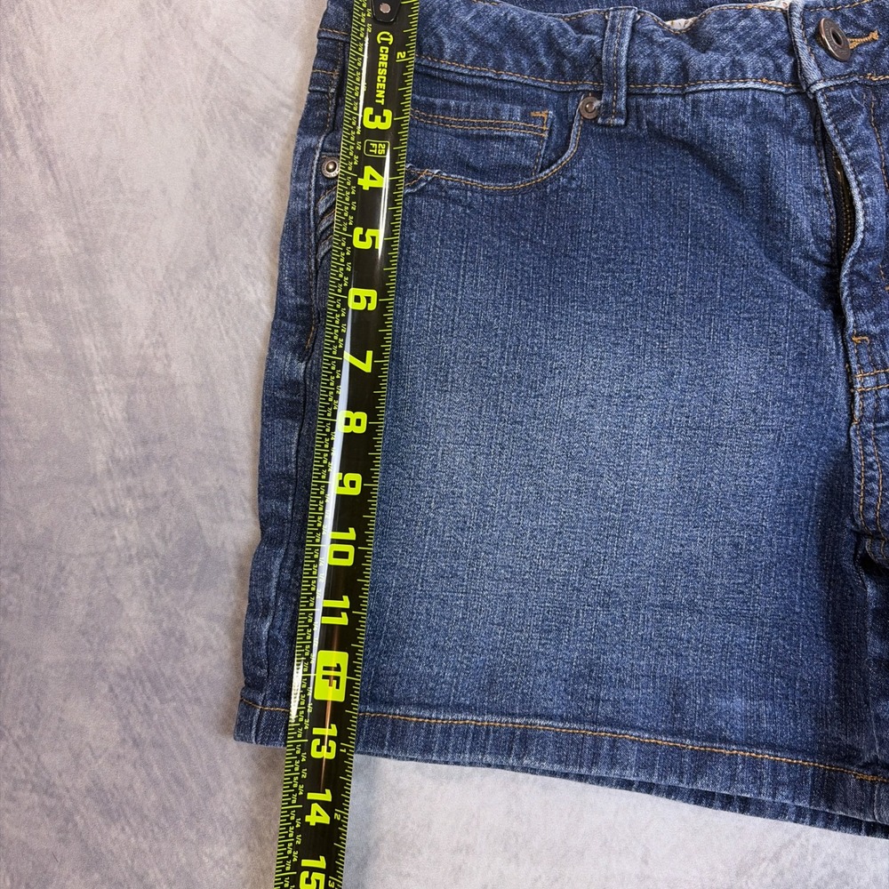 St Johns Bay Womens Denim Shorts Size 10 Dark Wash Stretch Mid Rise Casual Blue - Picture 6 of 9